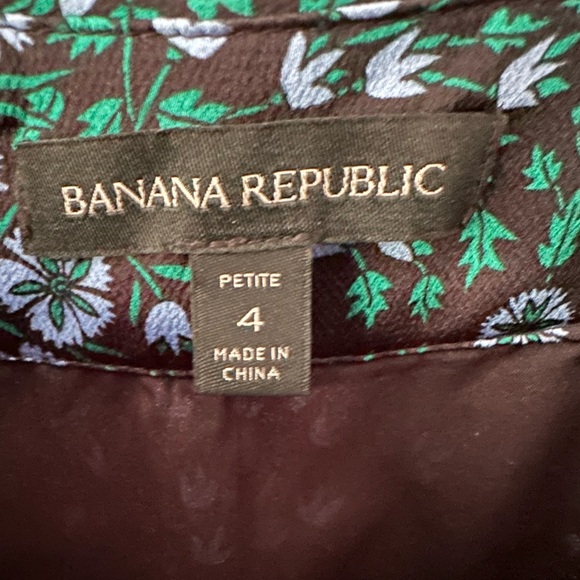 BR Short Floral Faux Wrap Skirt - Picture 4 of 5